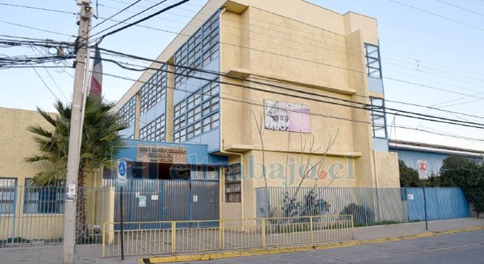 Cuatro estudiantes protagonizaron una riña en el Liceo Bicentenario Cordillera de San Felipe (Foto de archivo).