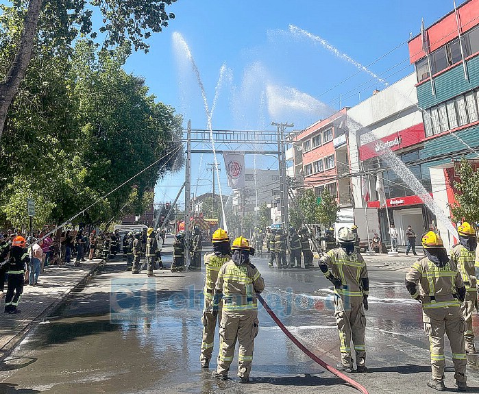 Las familias juegan un papel fundamental al respaldar a los bomberos en su servicio.