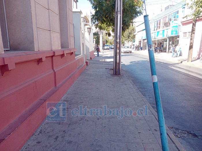 Calle Portus, donde se puede apreciar que no hay basureros.