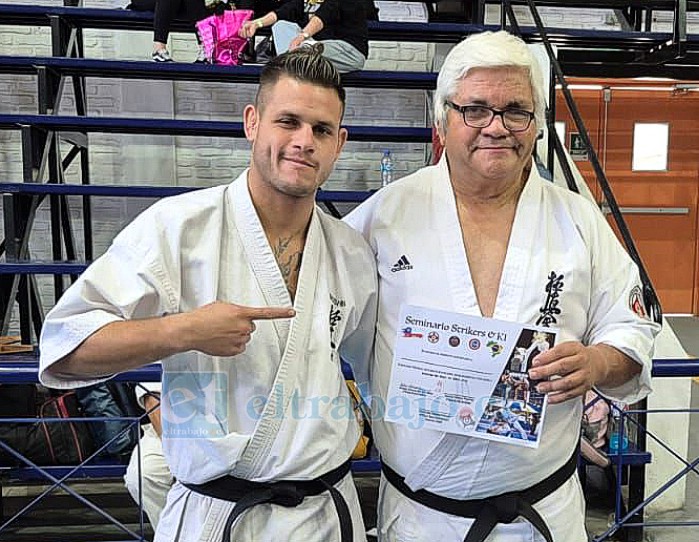 El Sensei brasileño Natam Alezander y el Sensei Nelson Leiva, con la certificación de la Academia IKOSK Chile.