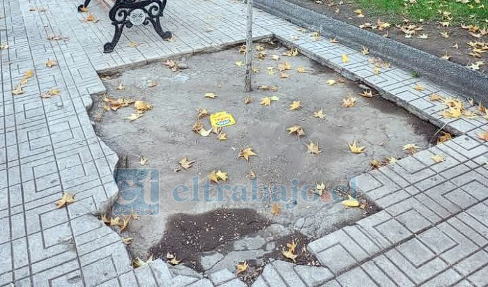 Una plancha de cemento falta acá.