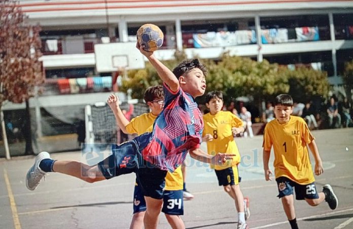 Bastián Correa Hernández, MVP (jugador más valioso) en categoría mini varones.
