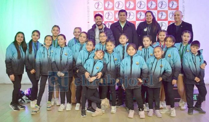 Deportistas de la Academia de Patinaje Artístico Aconcagua de Santa María durante el torneo clasificatorio.