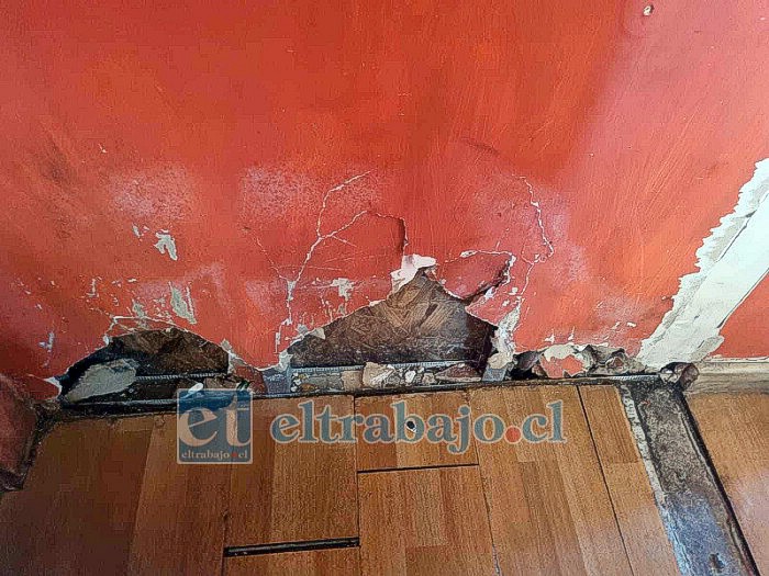 Daños estructurales en una de las viviendas.