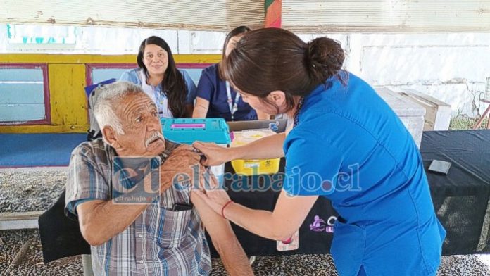 La vacunación es clave para evitar la gravedad de la enfermedad.