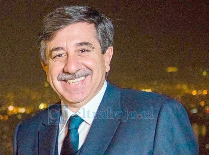 Doctor Alejandro Lolas Chaban, Presidente del Club Árabe de San Felipe.