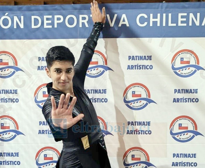 Claudio Barraza, patinador artístico local de 19 años de edad.