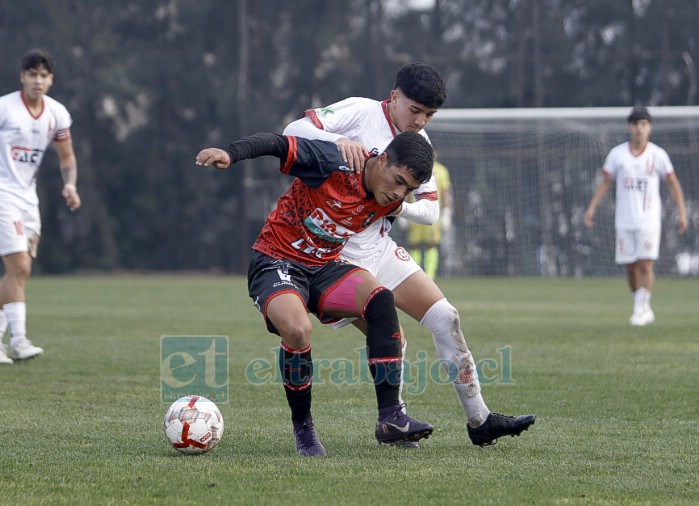 Los juveniles sanfelipeños y limachinos se enfrentaron en el Complejo Deportivo del Uní Uní. (Foto: Jaime Gómez Corrales).