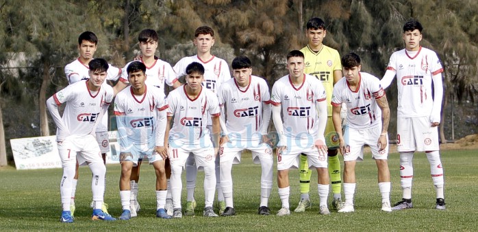 El equipo Sub-18 fue el que tuvo la mejor campaña del Uní Uní en la Copa Futuro. (Foto: Jaime Gómez Corrales).