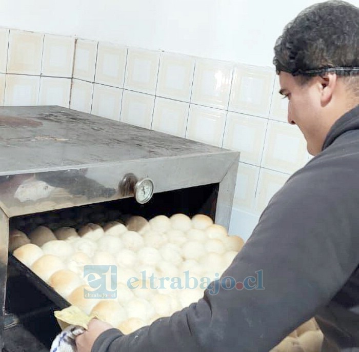 El pan recién horneado.