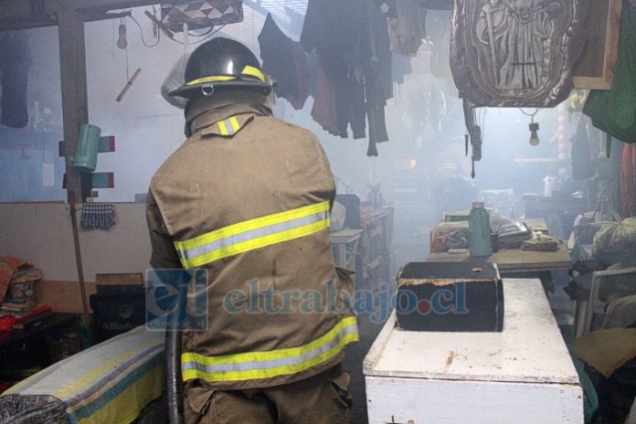 Voluntarios de Bomberos en pleno simulacro de incendio al interior de la cárcel sanfelipeña.