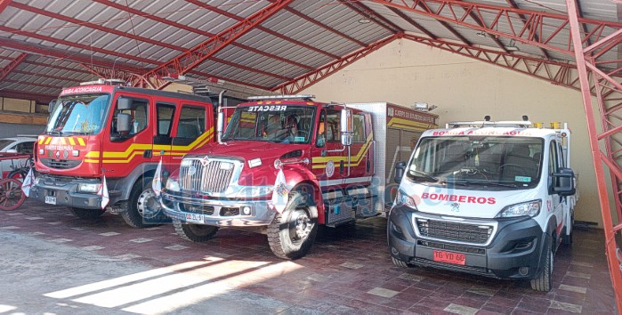Algunos carros y ambulancia de la Primera Compañía de San Felipe.