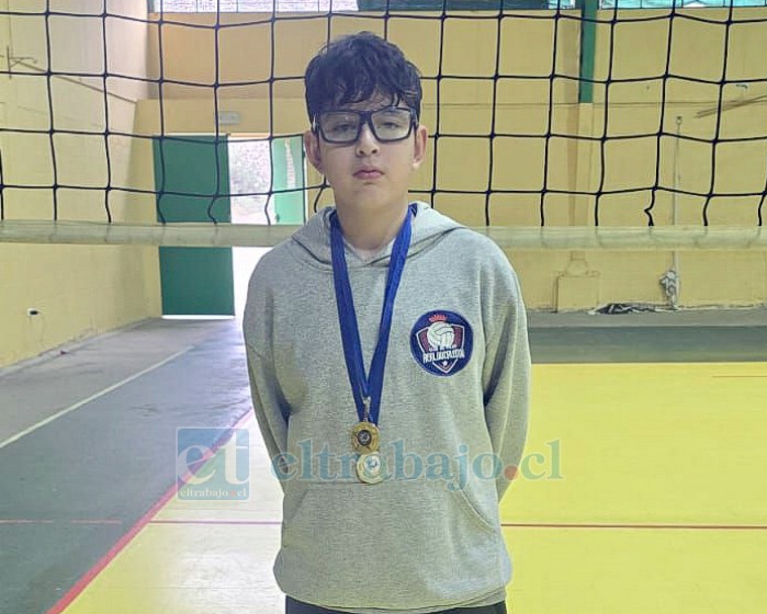 Benjamín Gallardo, jugador de la categoría U12, reconocido individualmente en el torneo LIVONOR.