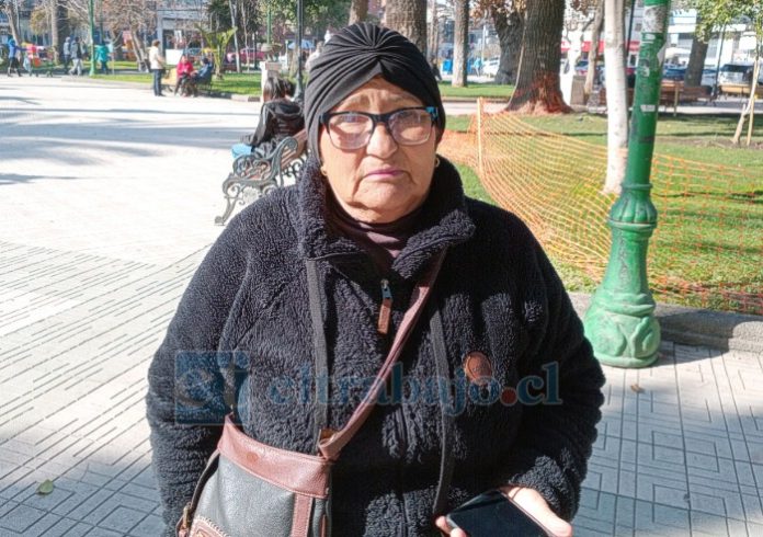 Olivia Malbrán Aldunce implora le devuelvan su permiso para volver a vender en su carrito.
