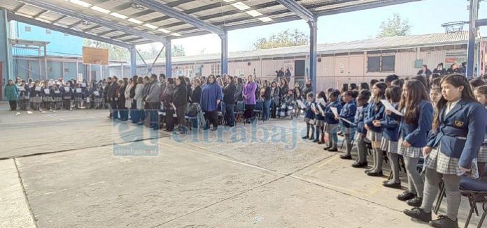 El Liceo Bicentenario Corina Urbina Villanueva celebró sus 123 años de aniversario.