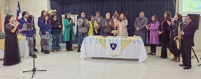 La jornada contó con la presencia de autoridades locales, apoderados, alumnas, profesores y exalumnas.