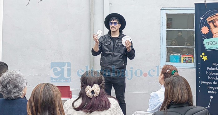 La jornada de inauguración incluyó un entretenido show de magia a cargo del mago Álvaro Véliz.