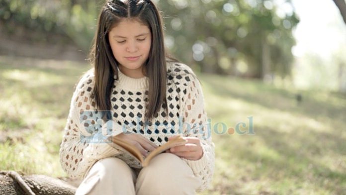 Últimas semanas para postular al concurso que invita a estudiantes de 7° y 8° básico a recomendar sus libros favoritos.