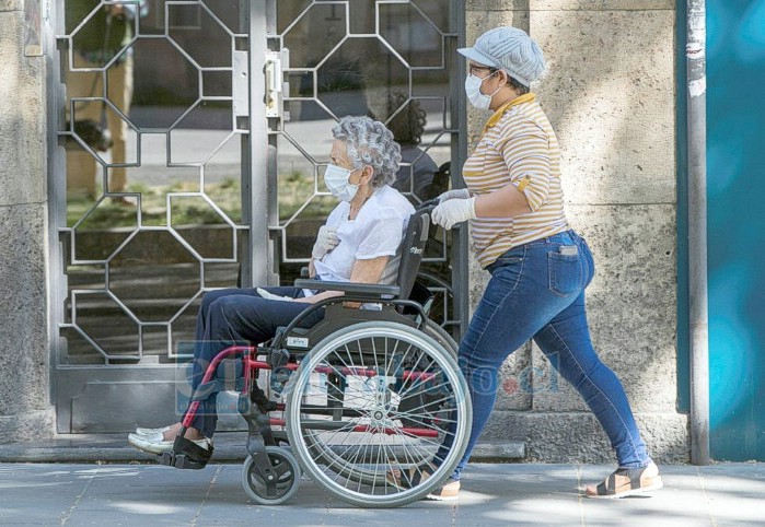Cuidadoras aconcagüinas valoran aprobación en el Senado del Sistema Nacional de Apoyos y Cuidados (Imagen referencial: puroperiodismo.cl).