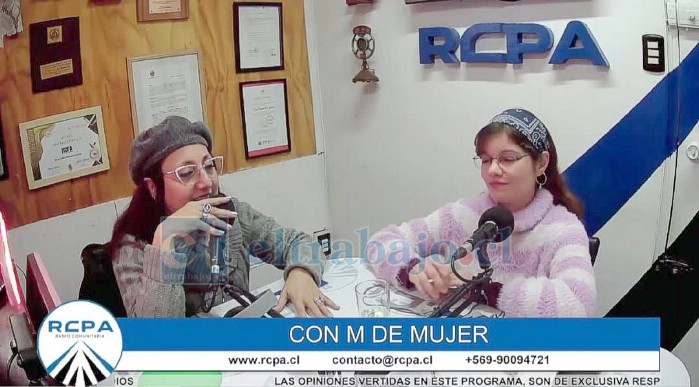 Yolanda Macaya Sáez con una invitada en uno de los tantos programas en RCPA.