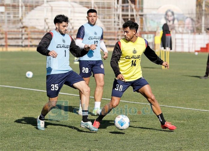 Unión San Felipe en uno de sus entrenamientos de la semana en el Estadio Municipal.