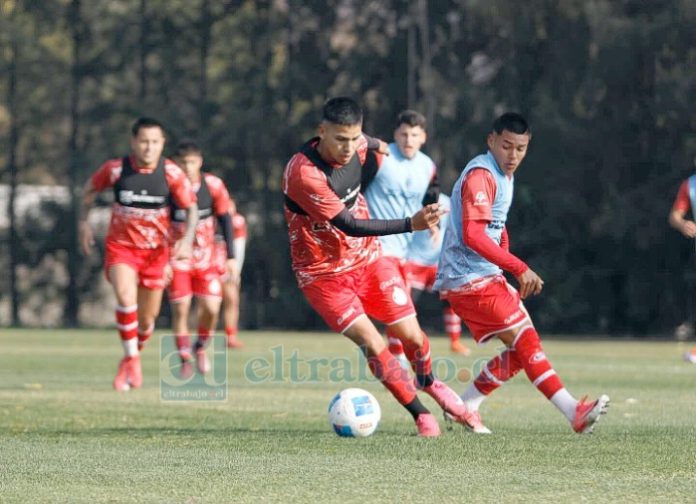 El conjunto albirrojo entrenando de cara a la segunda rueda del torneo.