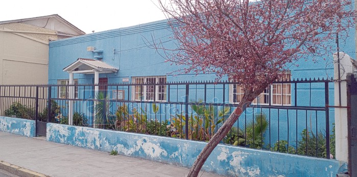 El frontis de la sede de la Casa Azul en calle Traslaviña Nº 1522, en San Felipe.
