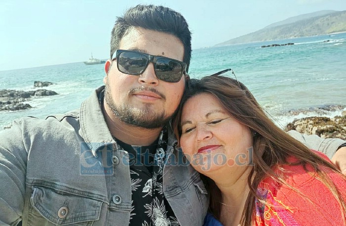 Una foto del recuerdo, de Lorena con su hijo Nicolás que publicamos en Diario El Trabajo. Ahora lo cuidará desde el cielo.