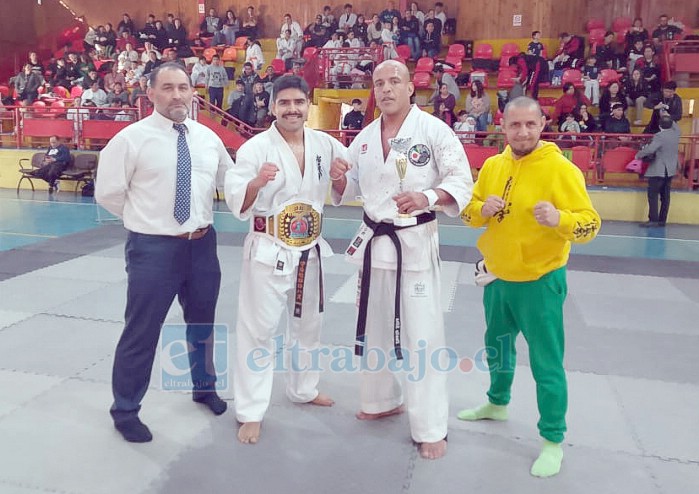 Hihan Varas; el Sempai Marcelo Gallardo, ganador de cinturón; Sensei Danilo Silva de Brasil; y Chr istian Suárez Falconi, Seishin de Chile.