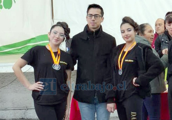 Primer lugar categoría Junior Dúo, Julianna Delgado y Piera Figueroa.