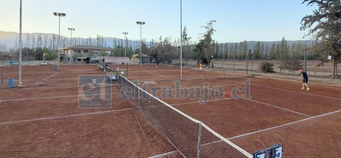 Las impecables instalaciones del Club De Tenis San Felipe albergarán un clasificatorio escolar.