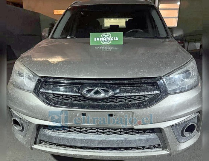 Esta es la camioneta recuperada en La Ligua. 