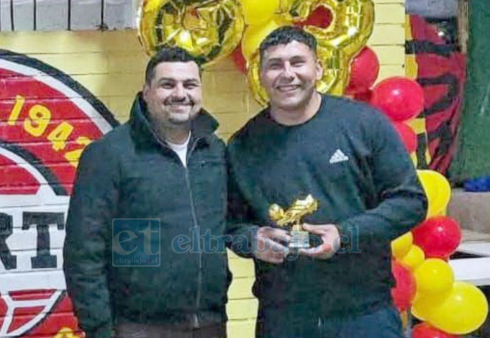 Sebastián Hidalgo, premiado mejor arquero serie Adulta.