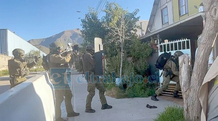 OS7 de Carabineros allanó tres domicilios en la Villa 250 Años.