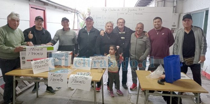 Fotografía general de todos los presentes.