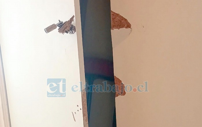 Registros muestran los daños ocasionados por los delincuentes en el recinto.