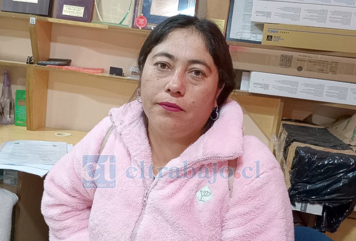 Nicole Estefany Gutiérrez Páez, contando su versión en oficinas de Diario El Trabajo.