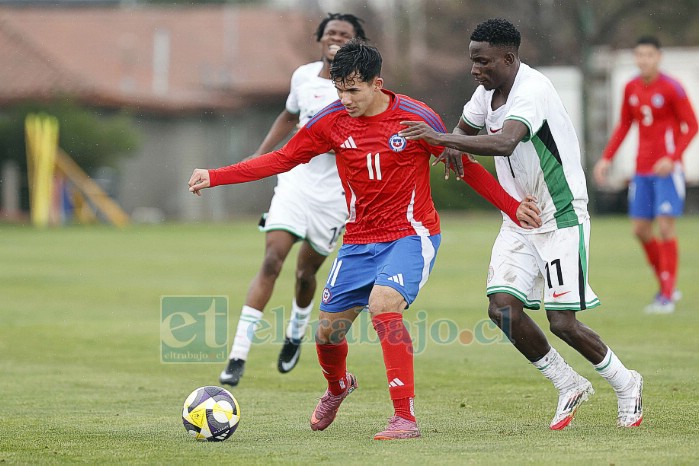 Vicente Álvarez en uno de los partidos amistosos de la selección Sub-20.