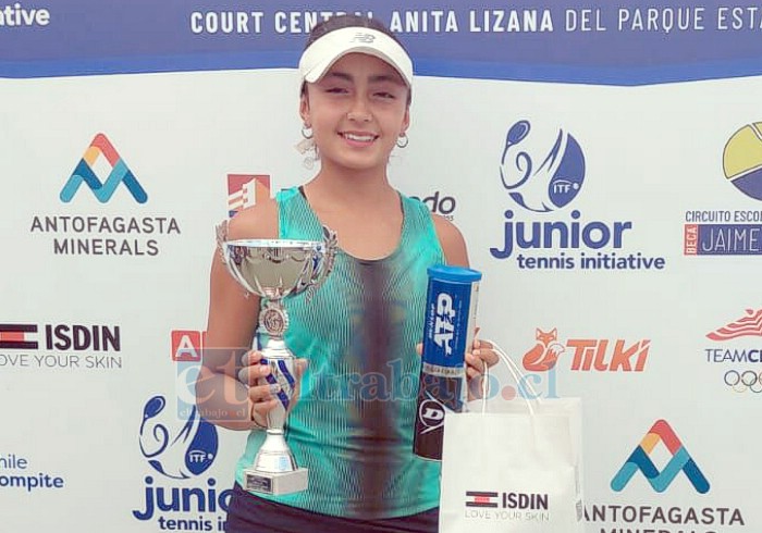 La joven deportista obtuvo el primer lugar en singles y dobles Sub-14 en el Torneo Nacional de Tenis Escolar, disputado en el Estadio Nacional.