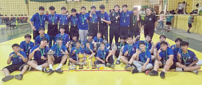 El equipo completo con sus categorías U12, U14 y U18.
