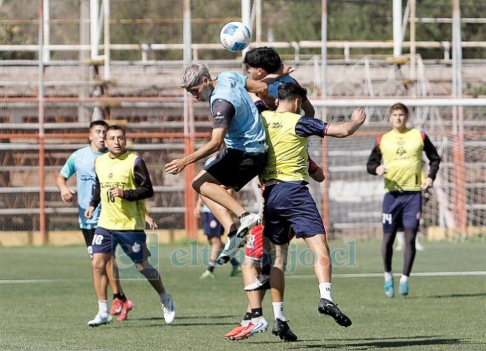 Ante un rival directo por el descenso, Unión San Felipe debe dejar los tres puntos en casa.