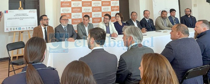 Todos los municipios del Valle del Aconcagua firmaron este convenio de colaboración con el Ministerio de las Culturas, las Artes y el Patrimonio.