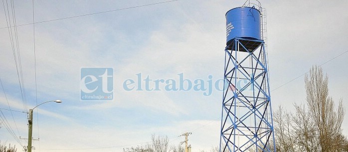Vecina de la comunidad denuncia presuntas irregularidades administrativas en el sistema de Agua Potable Rural del sector de Bellavista. (Imagen referencial: codexverde.cl).
