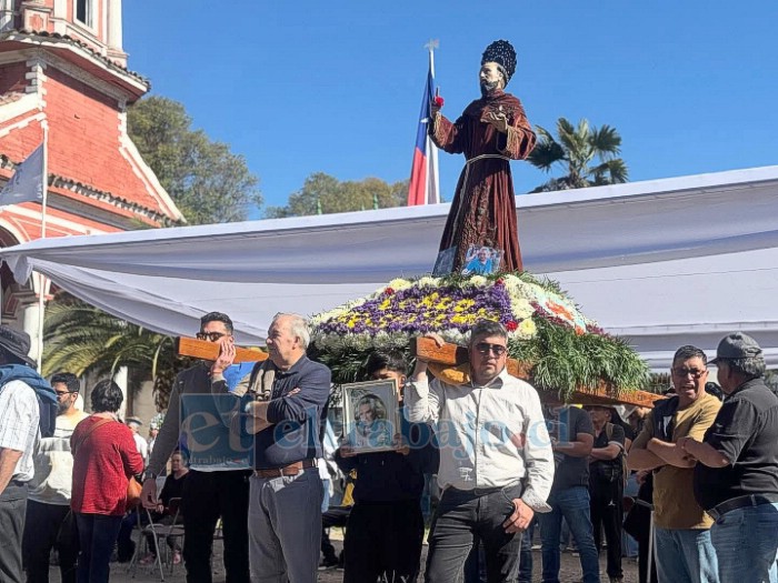 Las familias de toda la ciudad se reunieron en la gran Fiesta de San Francisco. 