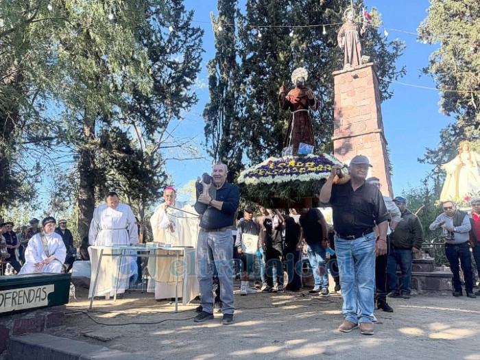 Obispo presidió las eucaristías. 
