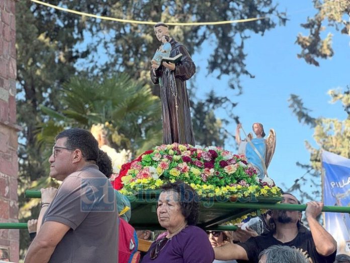 La imagen del santo recorrió los diversos lugares del sector.