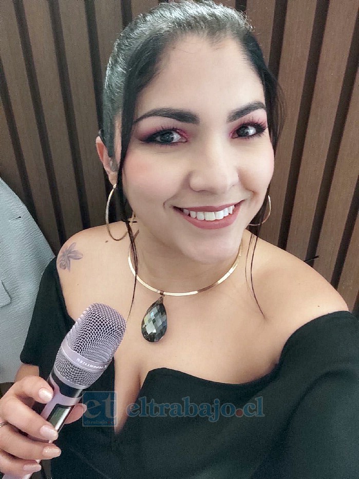 La artista se caracteriza por su versatilidad y su capacidad para adaptarse a los estilos musicales que el público necesita.