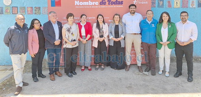 Autoridades presentes en el encuentro. 
