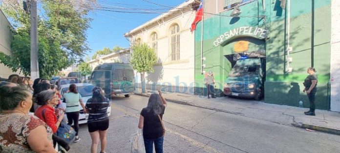 Continúa la incertidumbre tanto para los funcionarios de Gendarmería como para las familias de los internos, debido a la cuestionada inhabitabilidad del centro penitenciario. Dirigente pide mayor transparencia en el proceso.