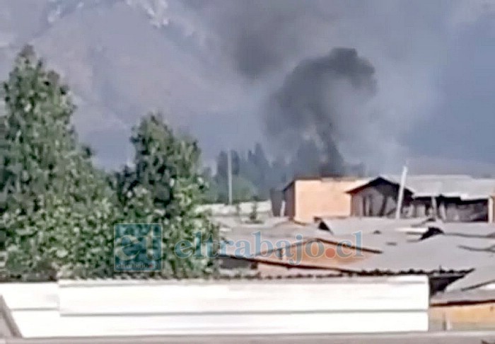 El humo era visible desde varios puntos de la ciudad.
